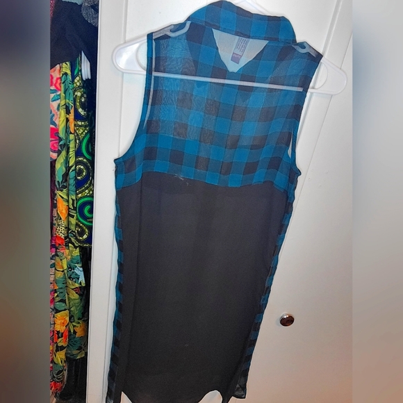 Long button down plaid shirt - Picture 3 of 5